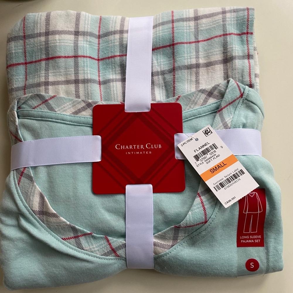 New with tags flannel pajama set ❤️